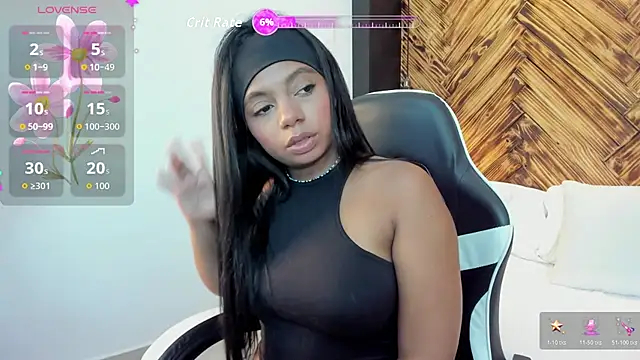 Snapshot of cata_rosse_ chatting on 04/14/26, 02:05 cata rosse online show from 04/14/26, 02:05