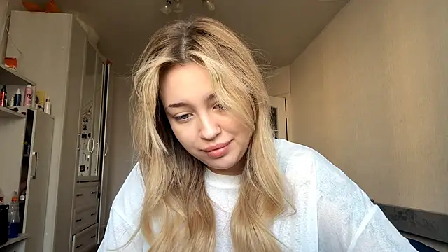 WonderedFlair online show from 04/01/26, 06:15