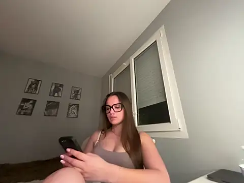 Snapshot of lilix6 chatting on 04/08/26, 08:54 lilix6 online show from 04/08/26, 08:54