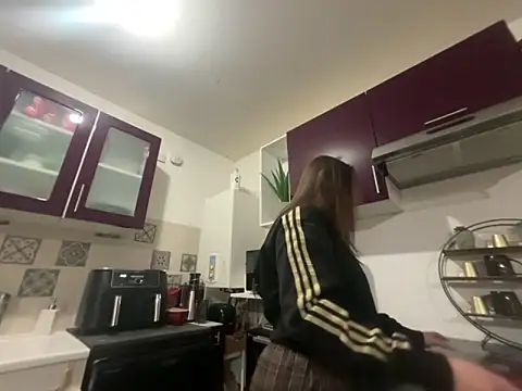 Snapshot of lilix6 chatting on 03/26/26, 08:29 lilix6 online show from 03/26/26, 08:29