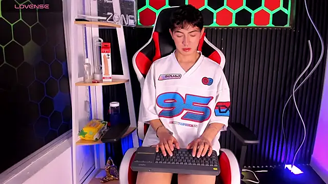 Cristopher Wild online show from 04/07/26, 09:05