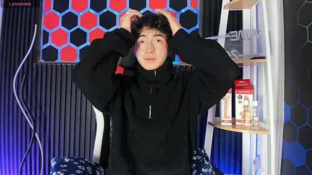 Cristopher Wild online show from 04/23/26, 08:21
