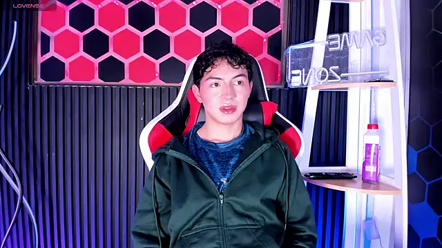 Cristopher Wild online show from 04/14/26, 08:36