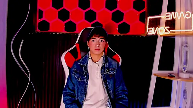 Cristopher Wild online show from 03/29/26, 08:10