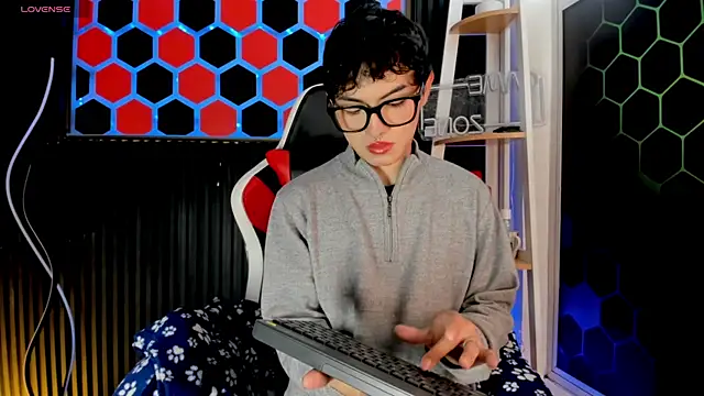 Cristopher Wild online show from 04/30/26, 08:16