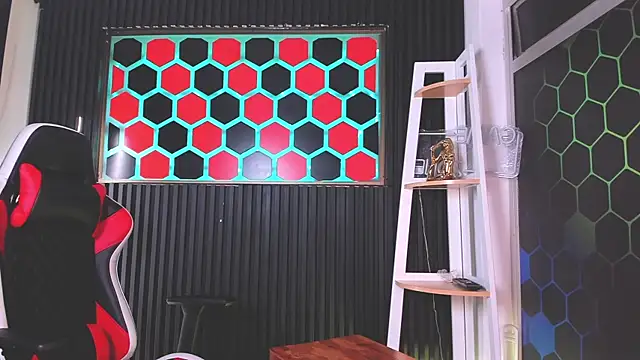 Cristopher Wild online show from 06/18/26, 08:47