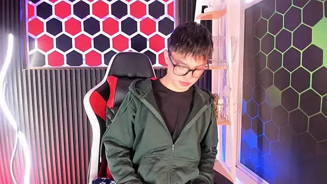 Cristopher Wild online show from 05/20/26, 08:17
