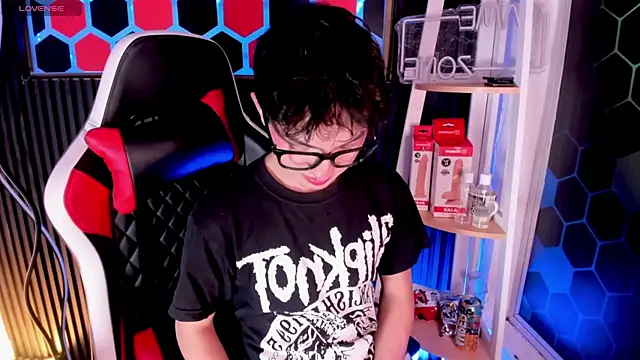 Cristopher Wild online show from 04/30/26, 08:57