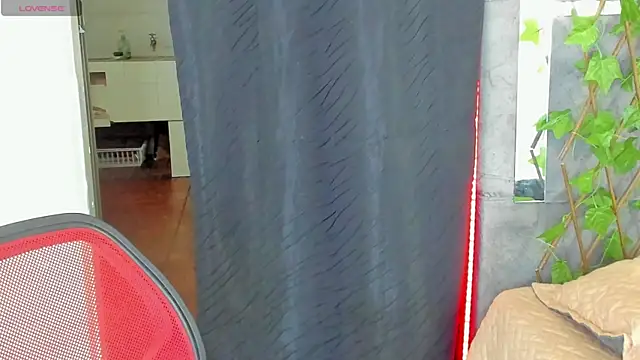 tatianasquirthot online show from 04/21/26, 01:42