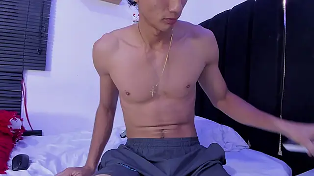 Snapshot of angel_boy02 chatting on 04/01/26, 04:36 angel boy02 online show from 04/01/26, 04:36