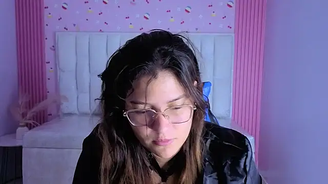 lucero s1 online show from 04/30/26, 03:13