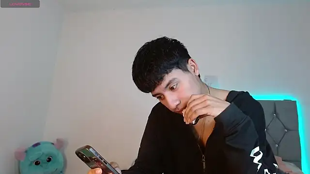 Sebas fire4 online show from 04/30/26, 03:52