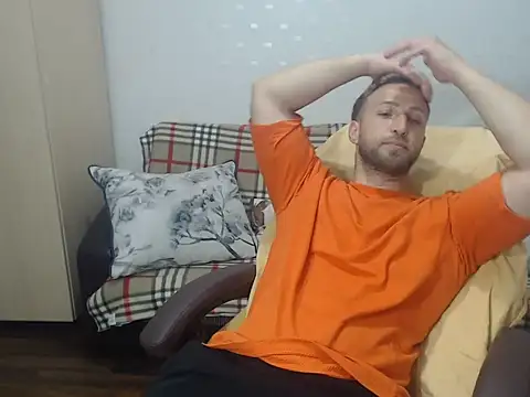 Snapshot of BlondEagleMuscle chatting on 06/10/26, 07:37 BlondEagleMuscle online show from 06/10/26, 07:37