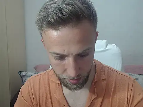 Snapshot of BlondEagleMuscle chatting on 05/05/26, 07:28 BlondEagleMuscle online show from 05/05/26, 07:28