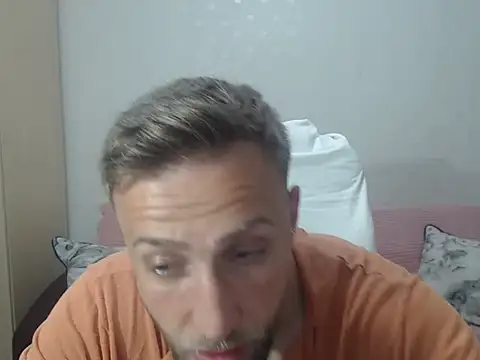 Snapshot of BlondEagleMuscle chatting on 05/06/26, 06:45 BlondEagleMuscle online show from 05/06/26, 06:45