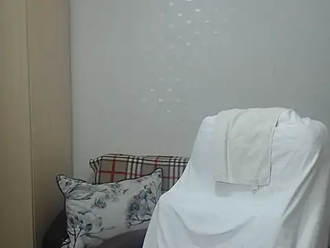 Snapshot of BlondEagleMuscle chatting on 06/19/26, 08:36 BlondEagleMuscle online show from 06/19/26, 08:36