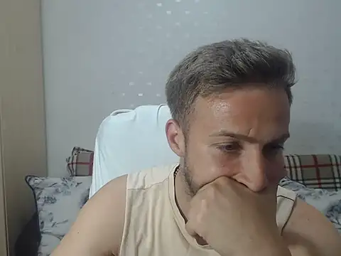 Snapshot of BlondEagleMuscle chatting on 06/18/26, 08:14 BlondEagleMuscle online show from 06/18/26, 08:14