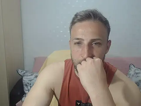 Snapshot of BlondEagleMuscle chatting on 05/25/26, 06:28 BlondEagleMuscle online show from 05/25/26, 06:28