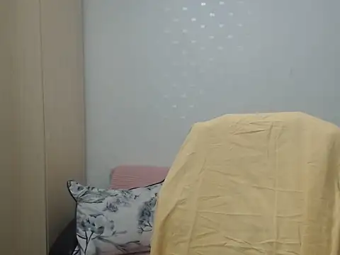 Snapshot of BlondEagleMuscle chatting on 05/18/26, 09:19 BlondEagleMuscle online show from 05/18/26, 09:19