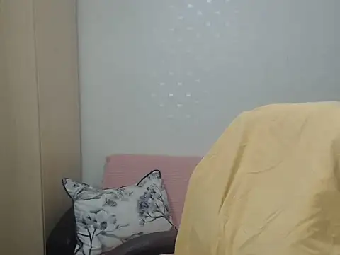 Snapshot of BlondEagleMuscle chatting on 05/22/26, 06:50 BlondEagleMuscle online show from 05/22/26, 06:50