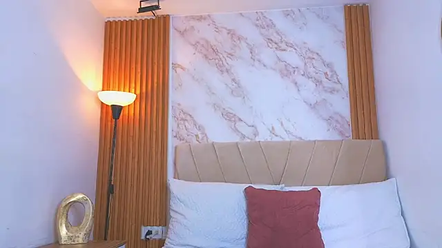 j belle  online show from 04/27/26, 07:34