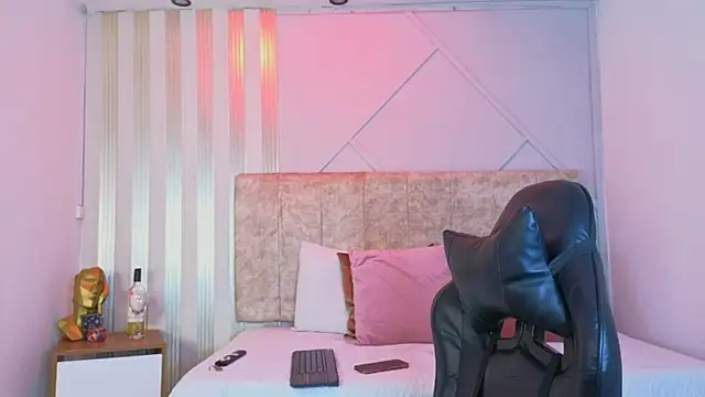 j belle  online show from 04/05/26, 01:07