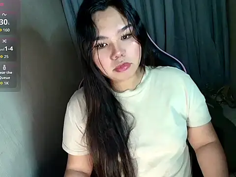 Snapshot of urasian_prettyrica chatting on 06/12/26, 04:32 urasian prettyrica online show from 06/12/26, 04:32