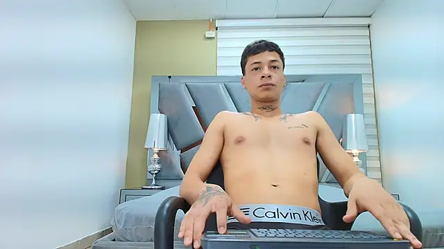 HENRY GREEN2 online show from 04/10/26, 07:32