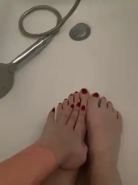 FarahZahra online show from 04/08/26, 11:06