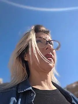 ManuelaX online show from 02/23/26, 10:49