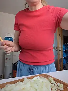 ManuelaX online show from 02/21/26, 12:18