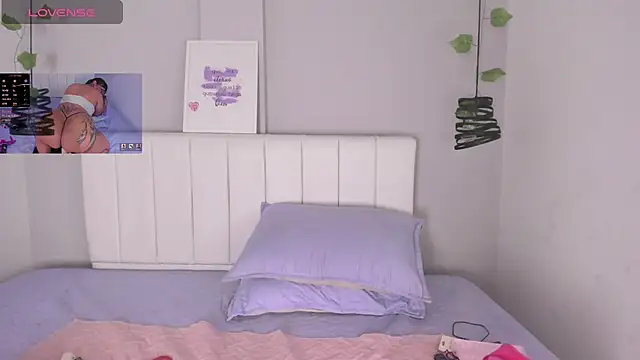 scarletth jhonsom1 online show from 04/08/26, 05:20