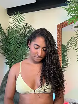 SoyJuliana 19 online show from 03/15/26, 04:08