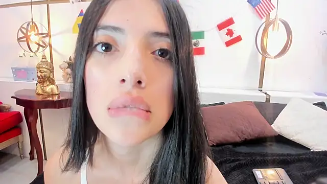 Snapshot of Cynthia1Fox chatting on 06/16/26, 07:47 Cynthia1Fox online show from 06/16/26, 07:47