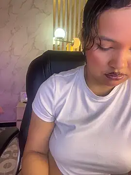 Snapshot of Catalinaa01 chatting on 05/20/26, 03:25 Catalinaa01 online show from 05/20/26, 03:25
