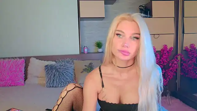 Snapshot of AlexaRayss chatting on 07/14/26, 02:05 AlexaRayss online show from 07/14/26, 02:05