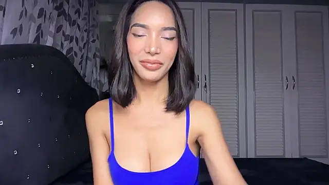 AnayaLauren  online show from 07/07/26, 07:34