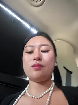 Yolanda9 online show from 05/18/26, 04:07