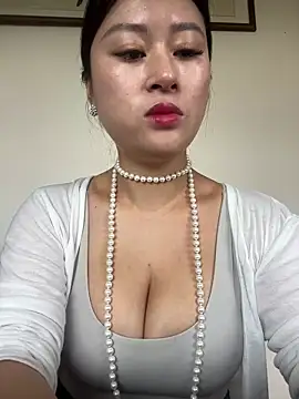 Yolanda9 online show from 05/18/26, 01:50
