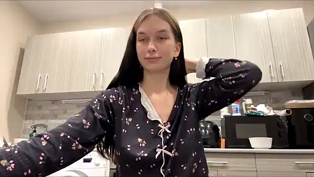 LaraDraggoo online show from 03/29/26, 07:15