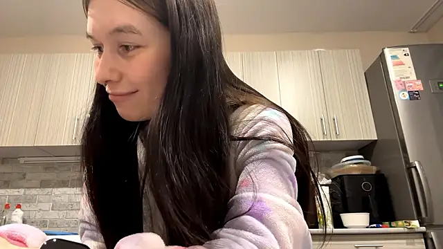 LaraDraggoo online show from 03/10/26, 07:51