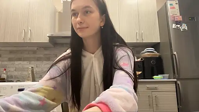 LaraDraggoo online show from 03/13/26, 09:20