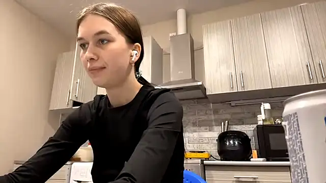 LaraDraggoo online show from 03/26/26, 06:39