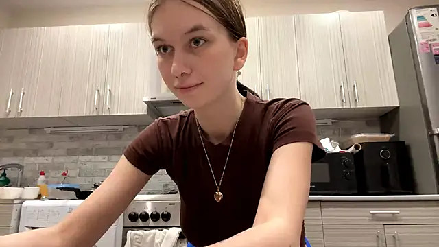 LaraDraggoo online show from 03/28/26, 07:26