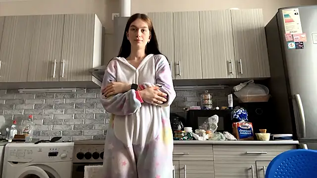 LaraDraggoo online show from 03/07/26, 07:15