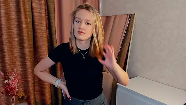 CelsaDelucia online show from 03/10/26, 07:34