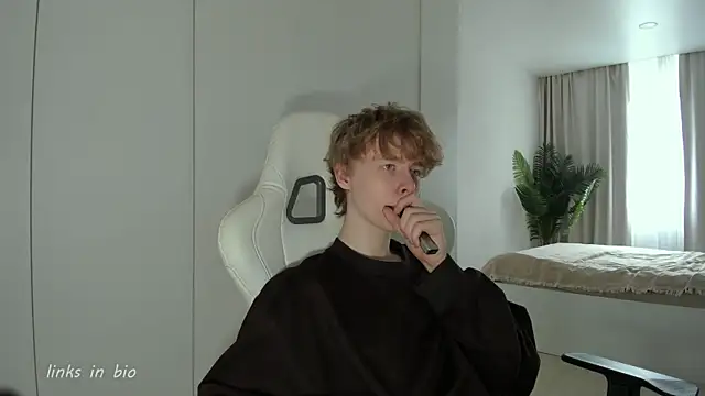 Wawesuc online show from 03/22/26, 06:04