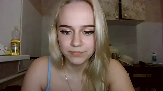 Snapshot of Barbie___girl chatting on 03/16/26, 07:05 Barbie girl online show from 03/16/26, 07:05