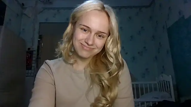 Snapshot of Barbie___girl chatting on 04/13/26, 04:00 Barbie girl online show from 04/13/26, 04:00