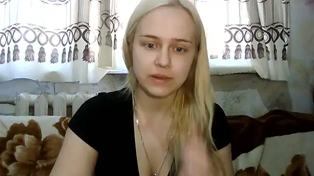 Snapshot of Barbie___girl chatting on 04/07/26, 05:53 Barbie girl online show from 04/07/26, 05:53